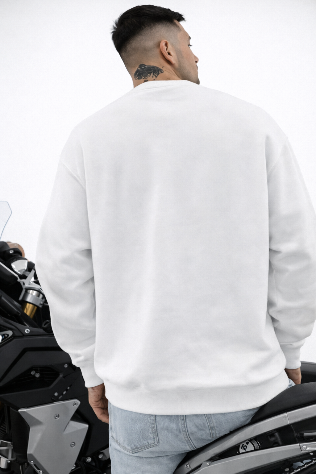 PULL URBAN-GRAPHIC BLANC