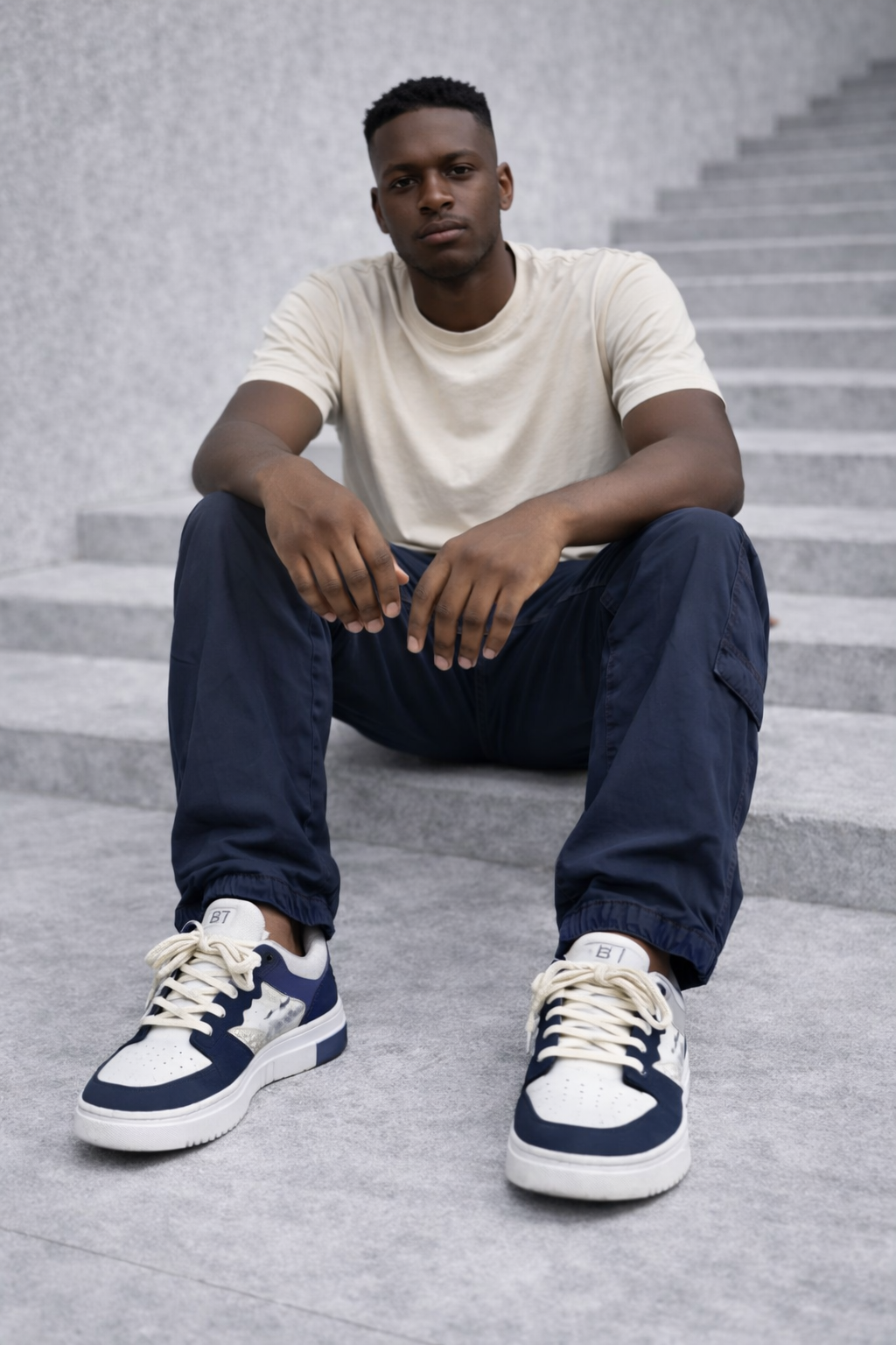 SNEAKER URBAN-RUNIX BLEU MARINE ET BLANC